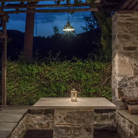 וילה Urania Traditional Stone House *