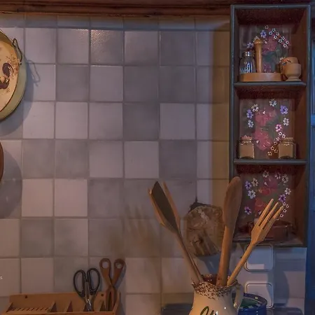 Urania Traditional Stone House Pinakátai