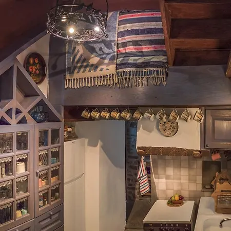 וילה Urania Traditional Stone House *