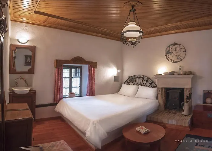 Urania Traditional Stone House *