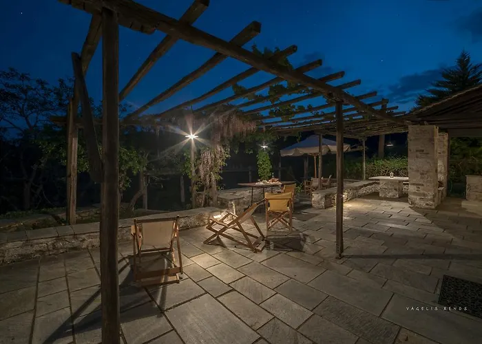 Urania Traditional Stone House Pinakátai