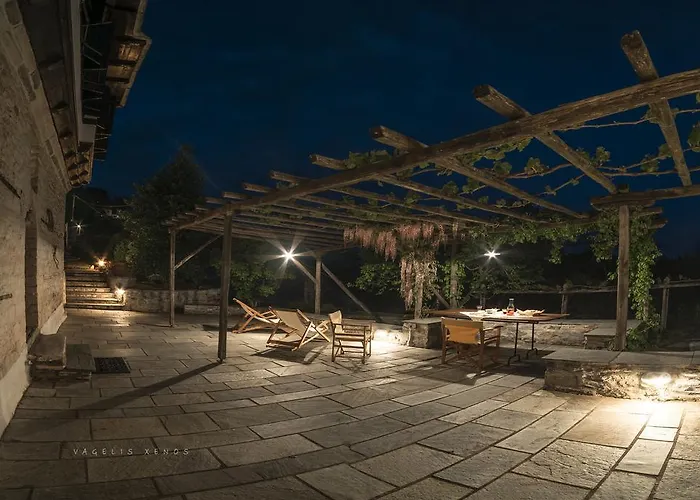 Urania Traditional Stone House Pinakátai